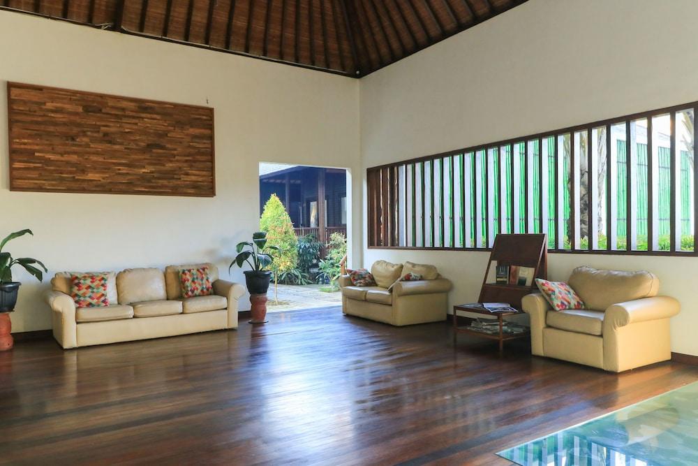 Coconut Boutique Resort Сенггиги Экстерьер фото