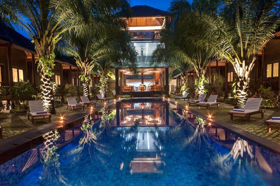 Coconut Boutique Resort Сенггиги Экстерьер фото