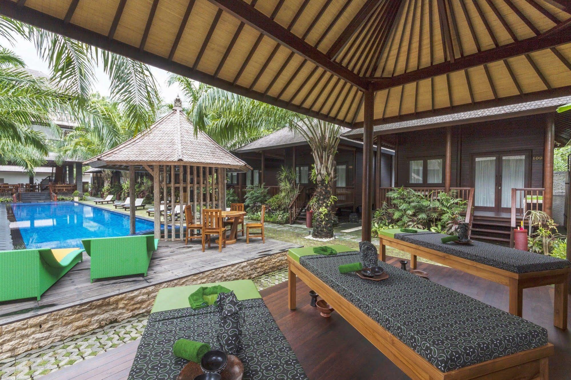 Coconut Boutique Resort Сенггиги Экстерьер фото
