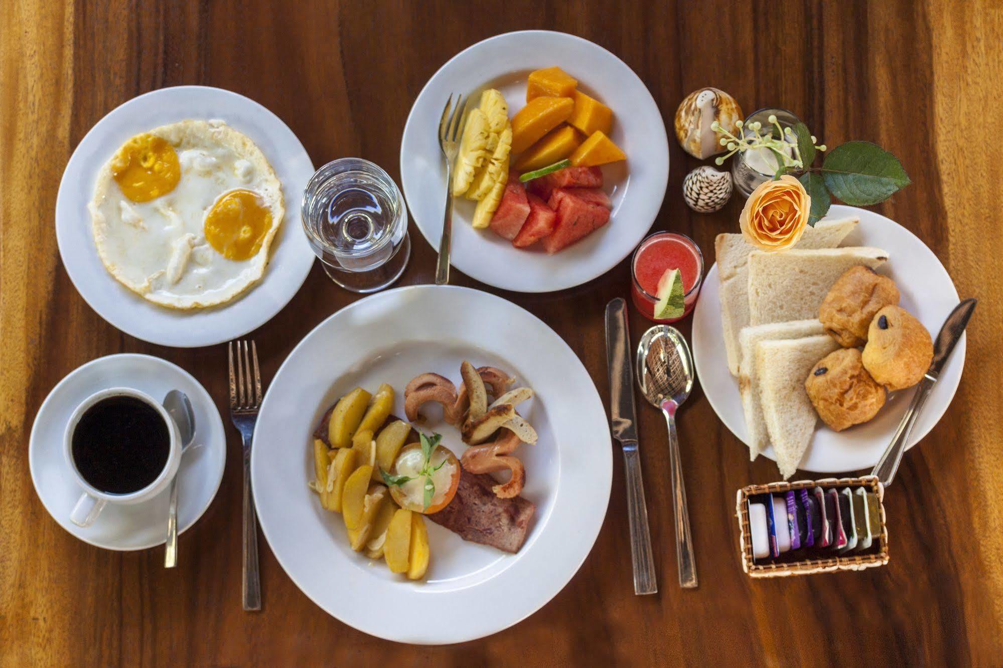 Coconut Boutique Resort Сенггиги Экстерьер фото